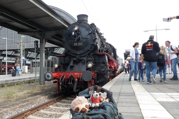 58 311